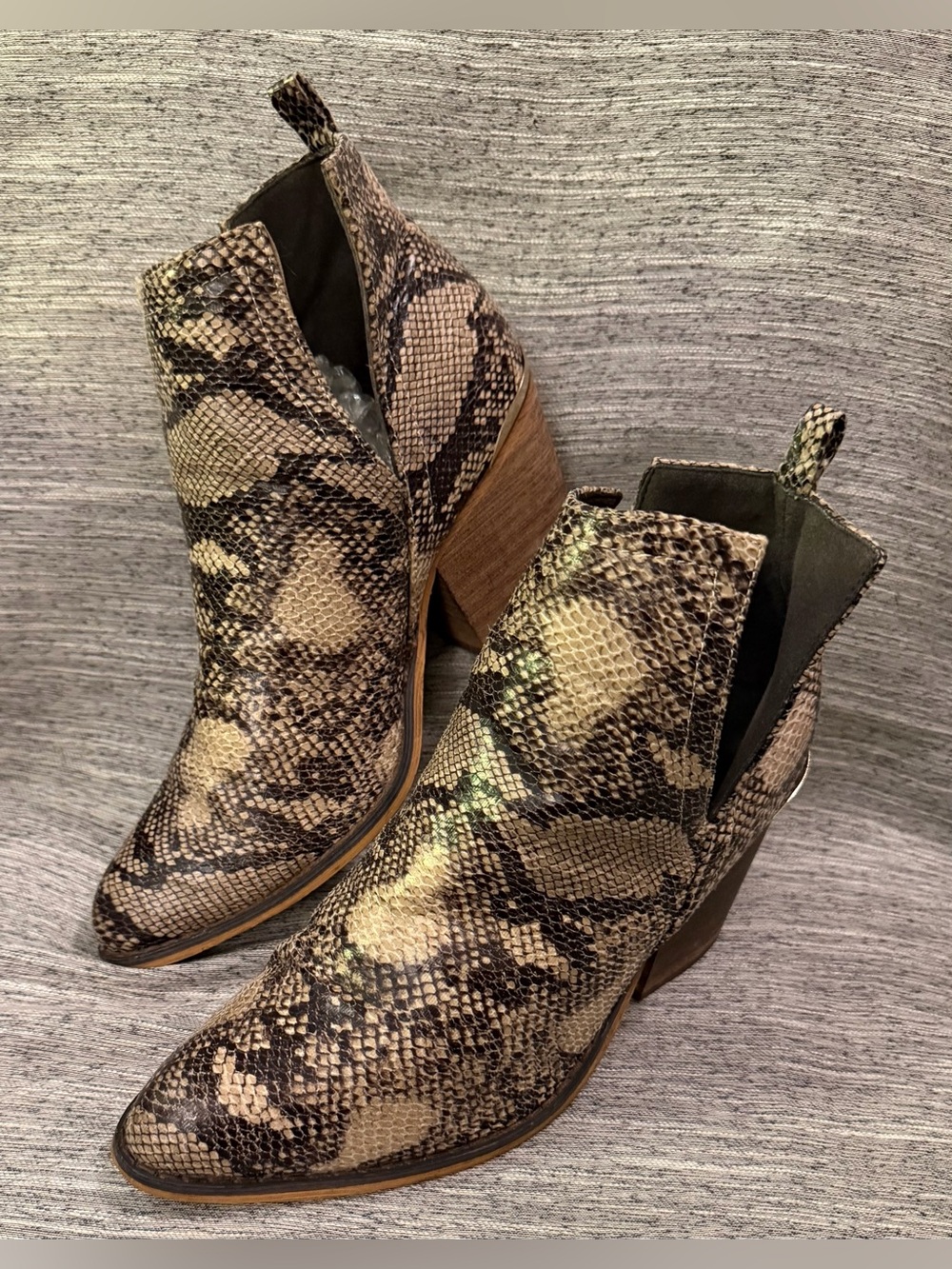 Jellypop snakeskin booties. Great condition. Women’s size 7.5